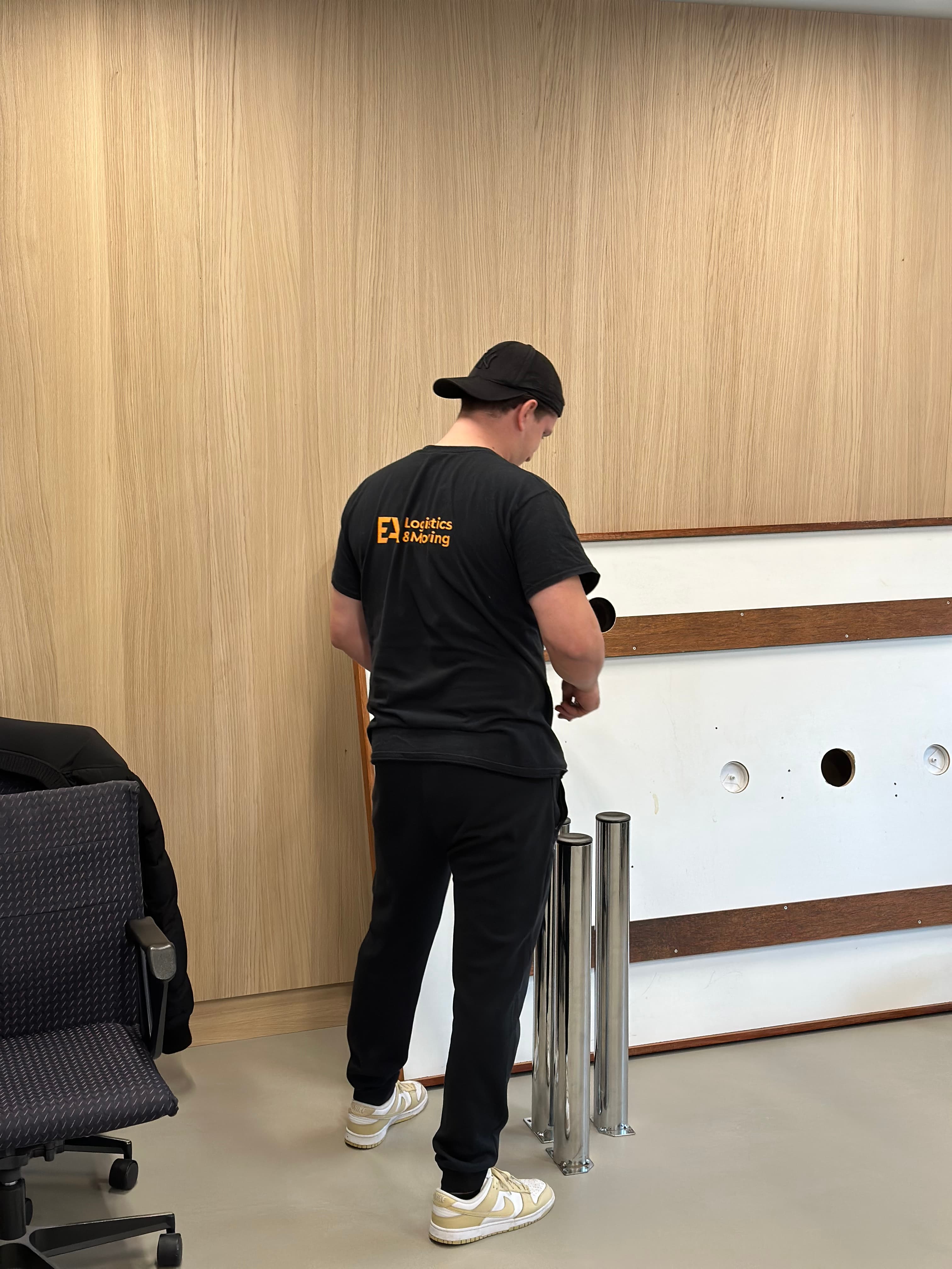 Afwerking van glazen schuifwand